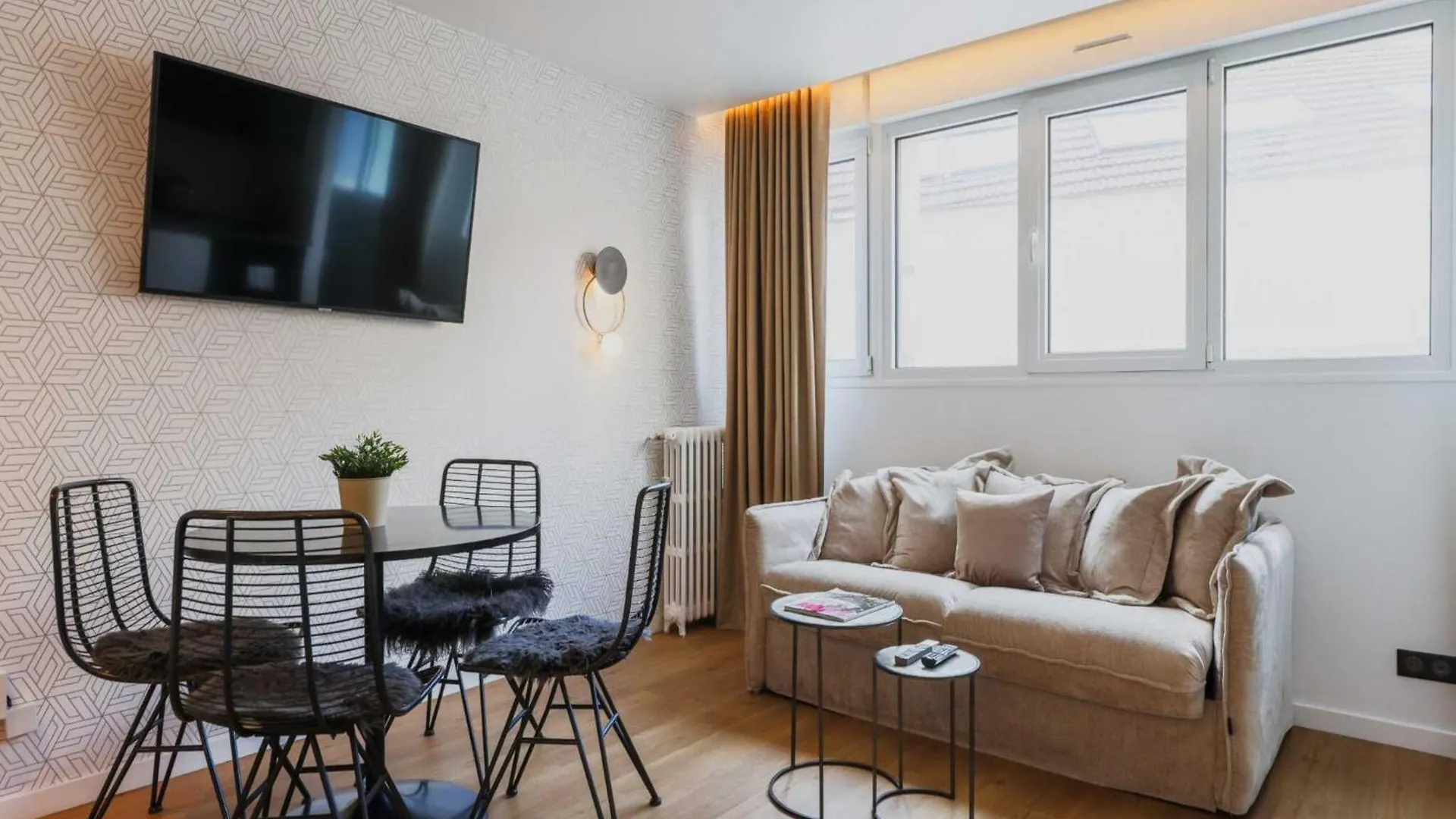 Elegant Apartment - 2Br 6P - Canal St Martin location